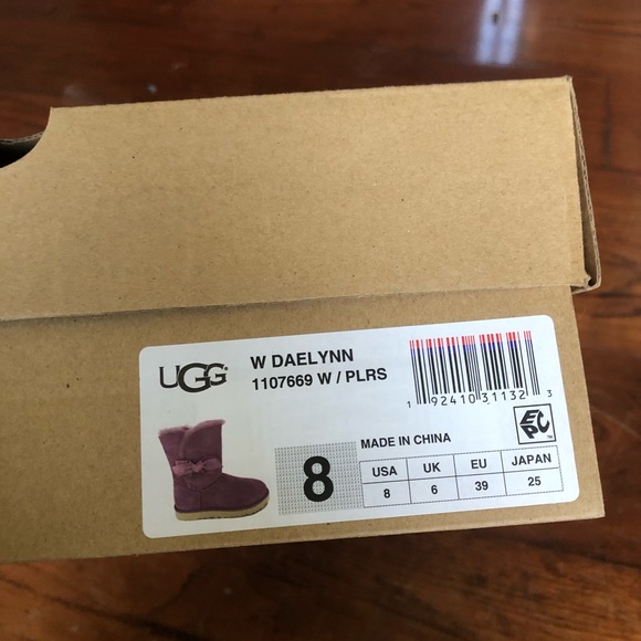 NIB UGG’s W Daelynn Bailey bow size7,8,10,11 - Picture 7 of 8